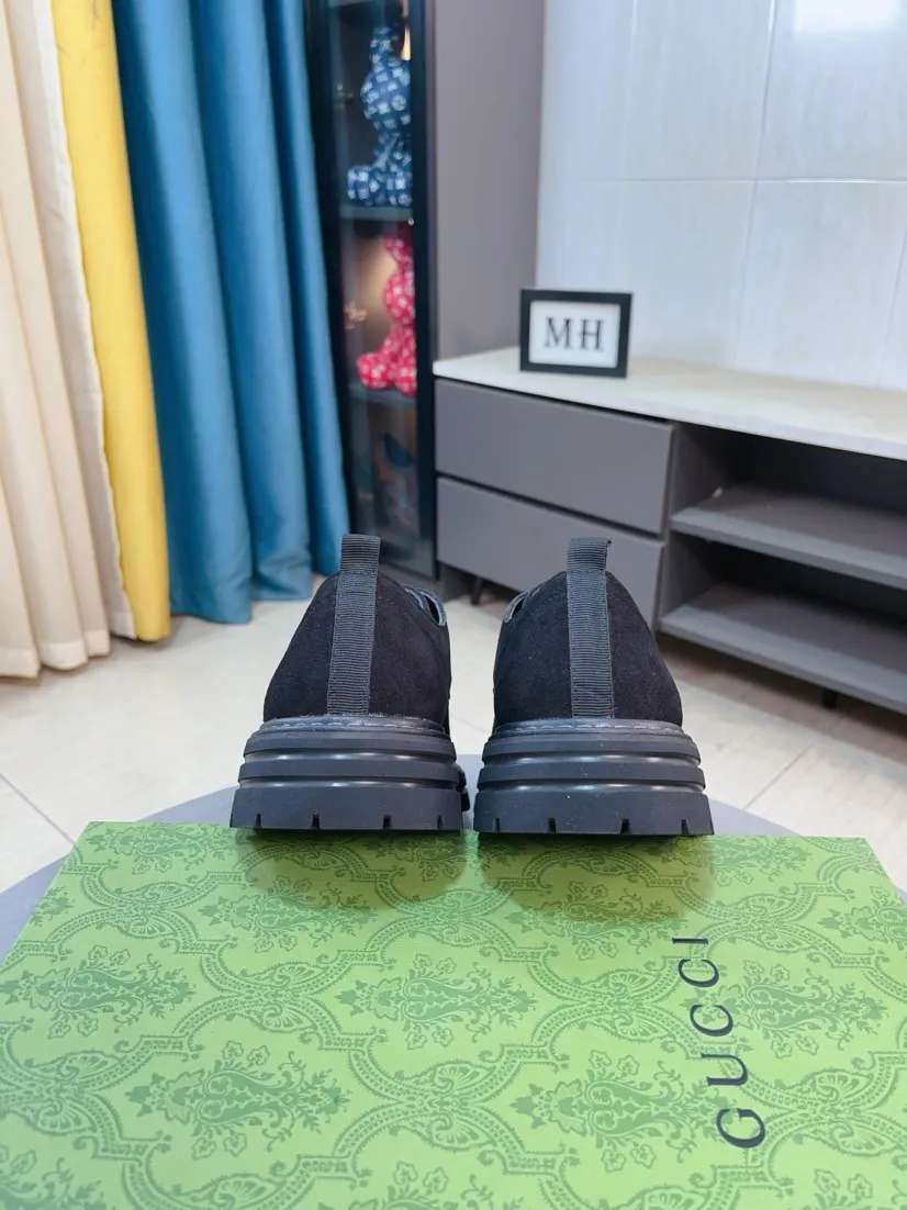 Men's shoes 💰500🌸🌸 (GUCCI) [can be made without label] G's new business boots are full-layer calfskin embossed with classic diamond pattern craftsmanship. They are high-end and classy, ​​versatile and have a full three-dimensional feel. They use raw rubber non-slip outsole. If you look closely, you will be addicted to the leather. You can't extricate yourself ~ the best on the market.          Fabric: Cowhide/Embossed Lining: Cowhide.          Please make a note when placing an order, size: 38-44 (37, 45, 46 can be customized and cannot be returned or exchanged)